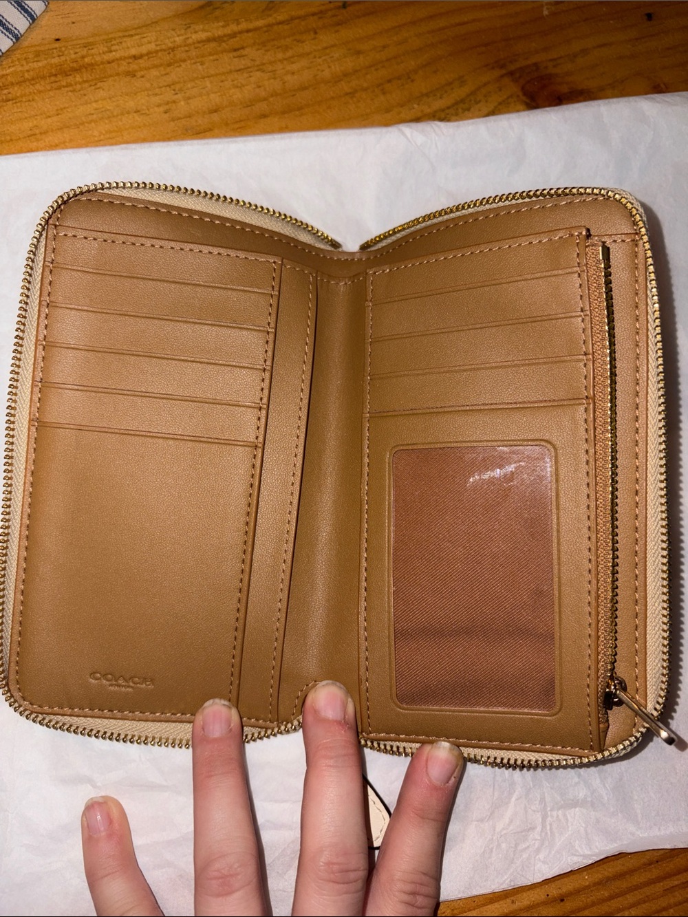 Coach medium zip wallet - Picture 3 of 4